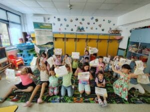 Lecția verde care schimbă viitorul: Cum au învățat preșcolarii din București secretele apei și ale hranei sustenabile alături de AQUA Carpatica Lecția verde care schimbă viitorul: Cum au învățat preșcolarii din București secretele apei și ale hranei sustenabile alături de AQUA Carpatica